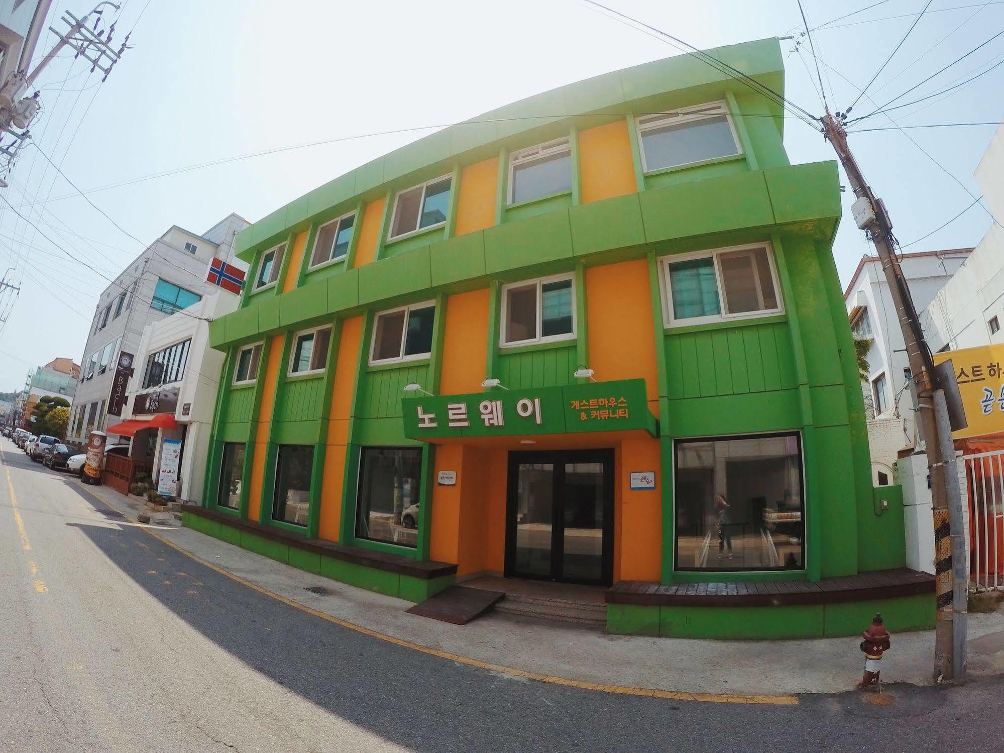 Mokpo Norway Guesthouse Exteriör bild